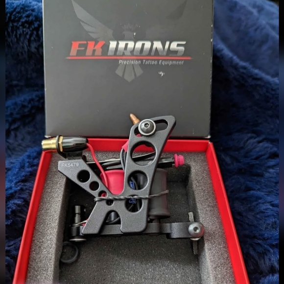 FK Irons Coil Tattoo Machine - Picture 2 of 4